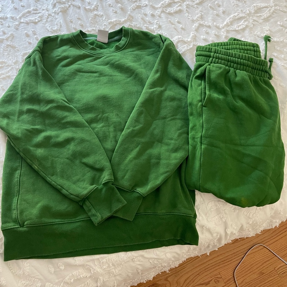 Aritzia sweatsuit great condition size small